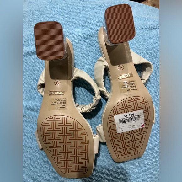 Tahari Open Toe Heel - Picture 4 of 4